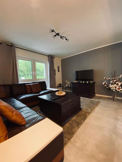 Grosse Moderne Ferienwohnung Auch Als Monteur Unterkunft Nutzbar, In Stolberg - Vicht 外观 照片