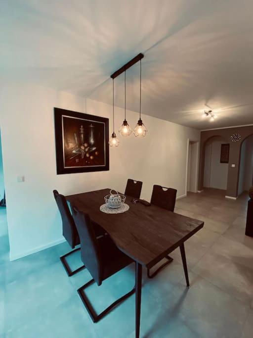 Grosse Moderne Ferienwohnung Auch Als Monteur Unterkunft Nutzbar, In Stolberg - Vicht 外观 照片
