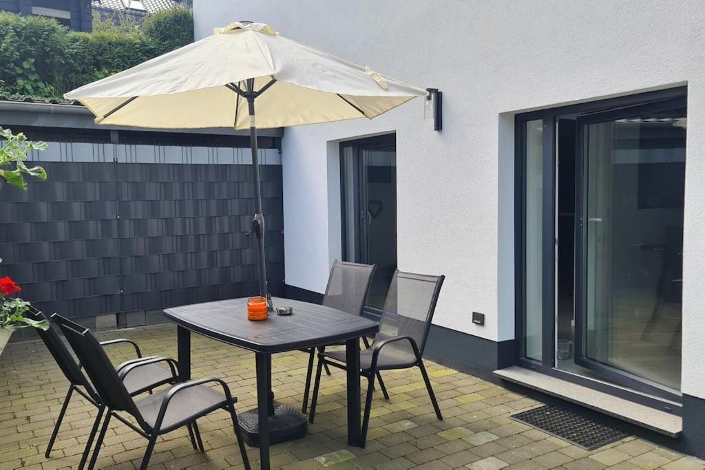 Grosse Moderne Ferienwohnung Auch Als Monteur Unterkunft Nutzbar, In Stolberg - Vicht 外观 照片