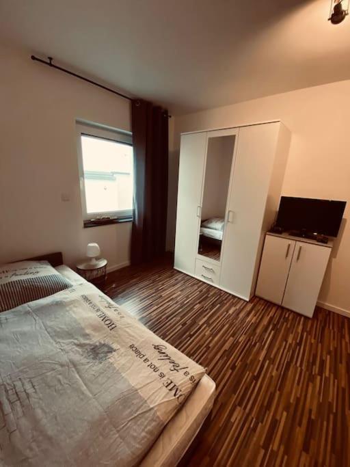 Grosse Moderne Ferienwohnung Auch Als Monteur Unterkunft Nutzbar, In Stolberg - Vicht 外观 照片