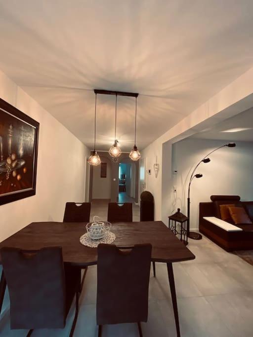 Grosse Moderne Ferienwohnung Auch Als Monteur Unterkunft Nutzbar, In Stolberg - Vicht 外观 照片